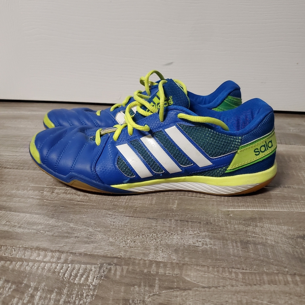 Adidas Copa Sala indoor soccer shoe